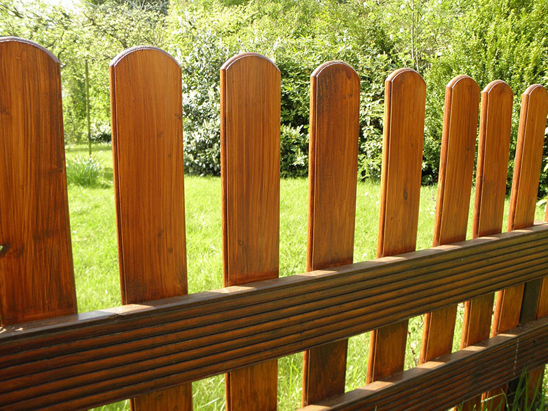 fence-painting-service