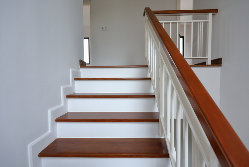 How-To-Paint-a-Staircase